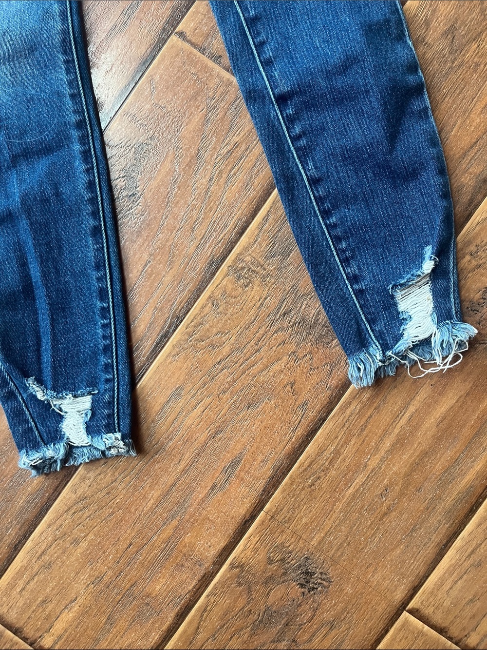 KanCan Dark Indigo Distressed Skinny Jeans - Size 25 - Picture 2 of 9